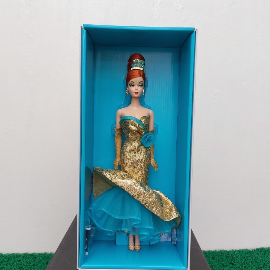 ORIGINAL Happy New Year Barbie Mattel X8282 Gold Label