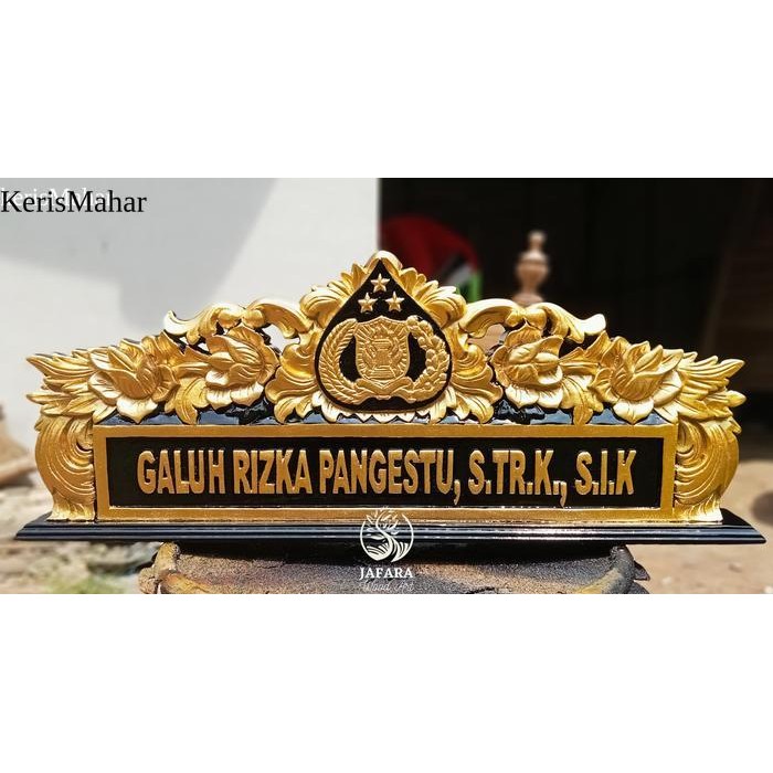 papan nama meja ukir kayu kayu keras custom logo polri murah