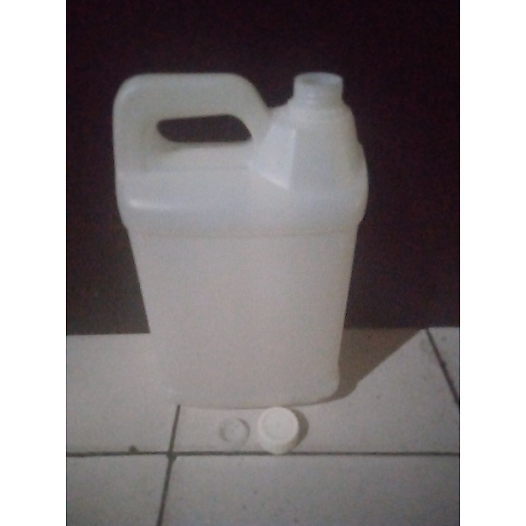 jerigen 5 liter + tutup dalam