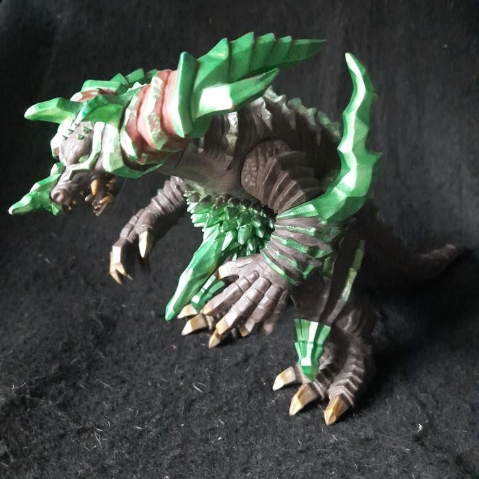 MAINAN... Ultra Monster Series DX Earth Gomora by Bandai