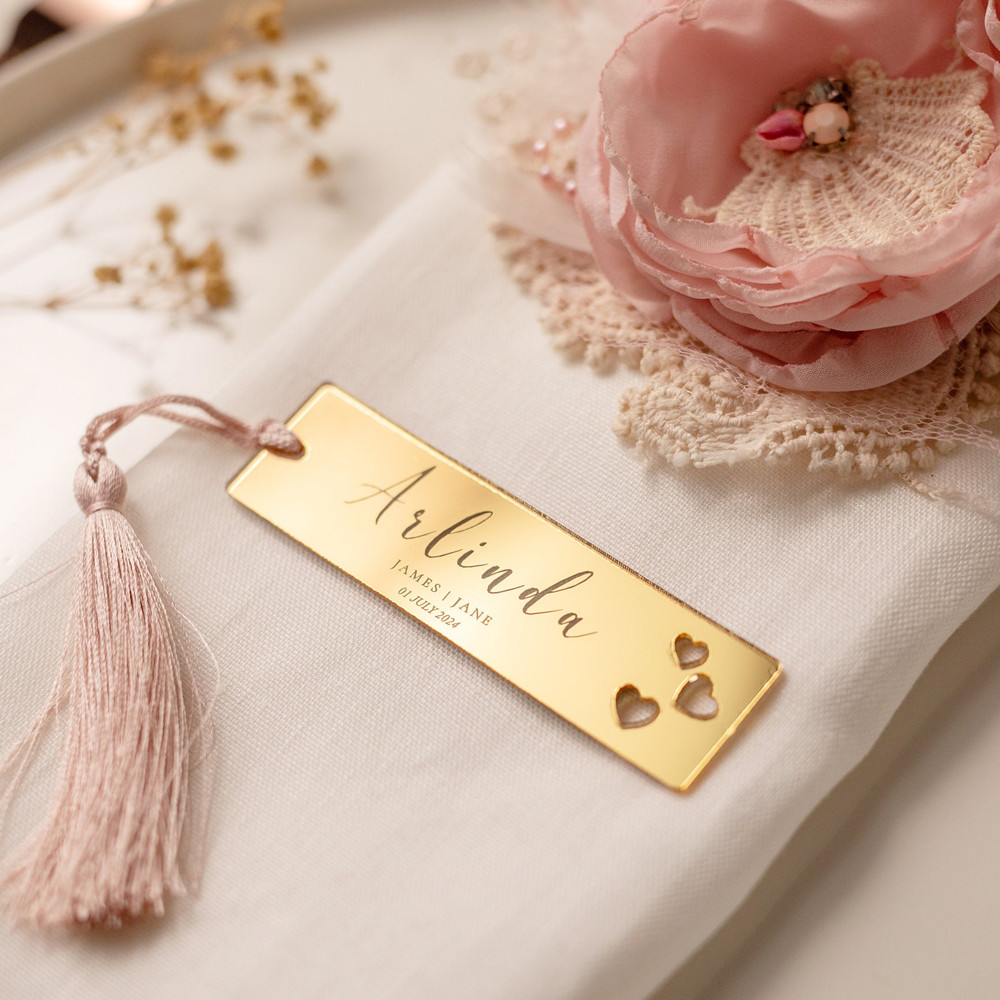 

10/30pcs Personalization Place Cards Gold Acrylic Mirror Tag Perforated with tassels Wedding Table Name Tag Guest Place Cards