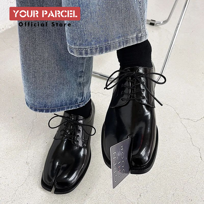 Horseshoe split toe couple leather shoes, Tabi shoes square toe cap unisex original design new Korea