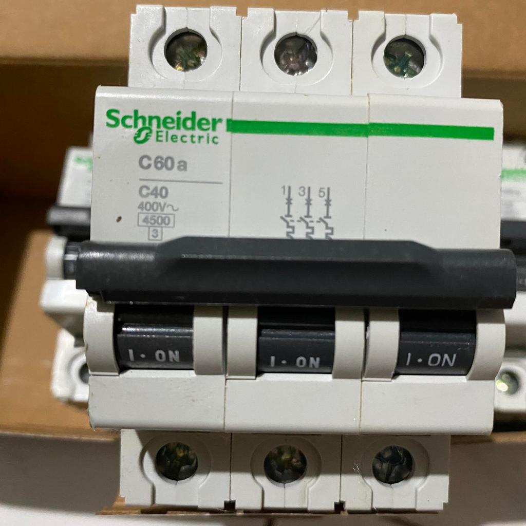 MCB C60N 40A schneider