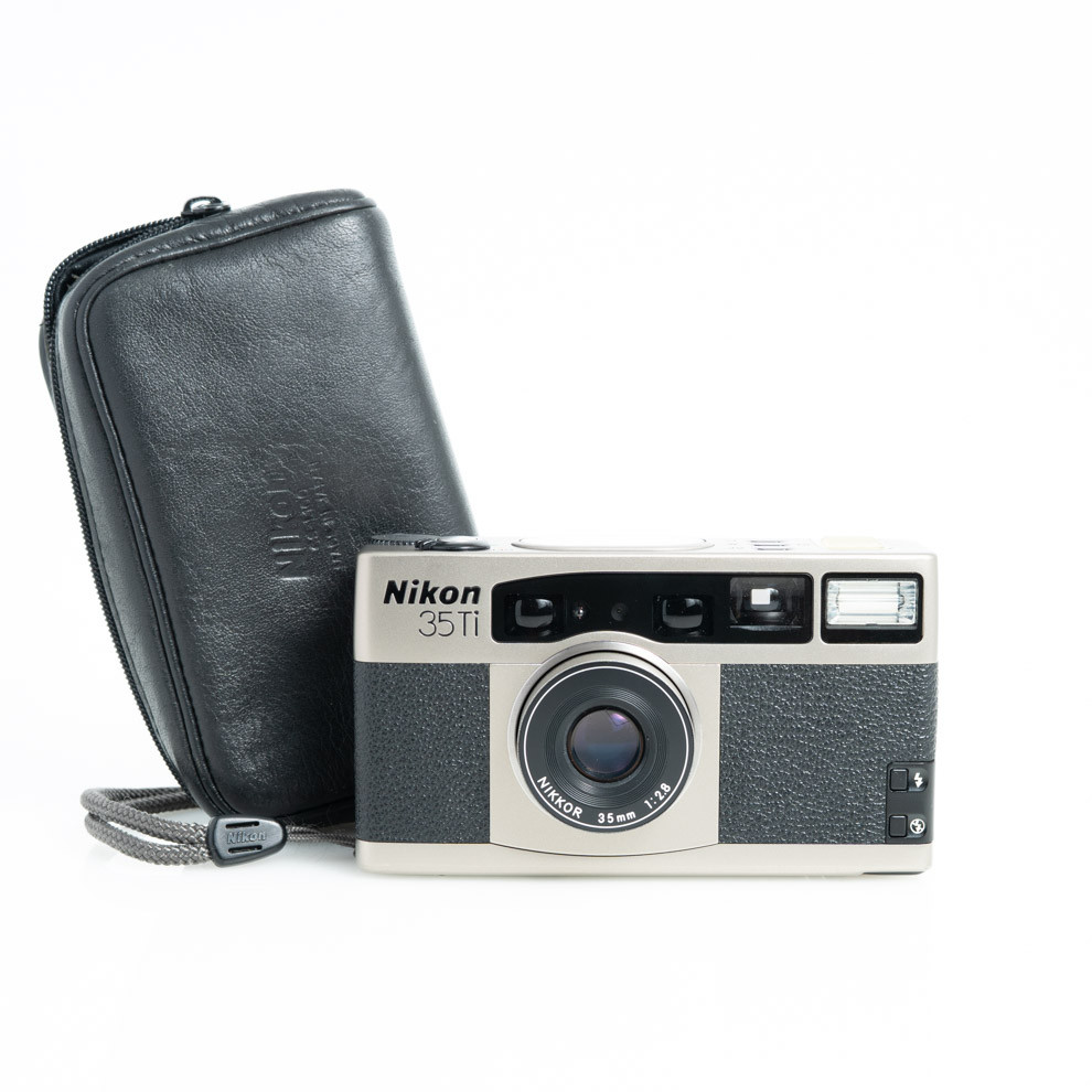 Nikon 35Ti  - Excellent 578