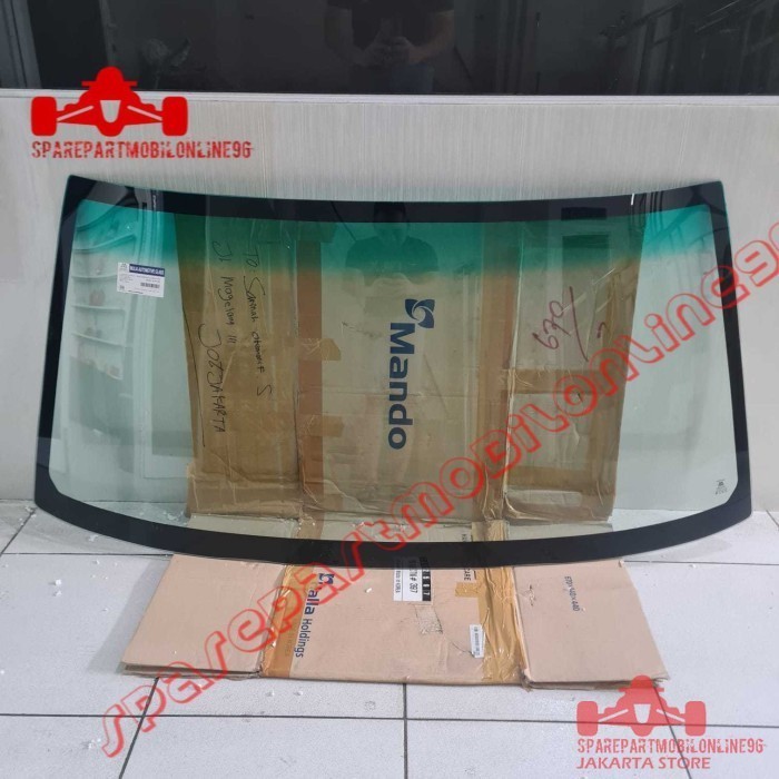 Kaca Depan Nissan Terrano Mulia