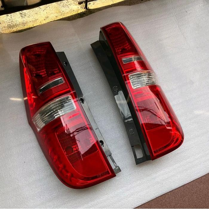 STOPLAMP HYUNDAI H-1 2008 - 2017 LAMPU BELAKANG HYUNDAI H1 - KANAN