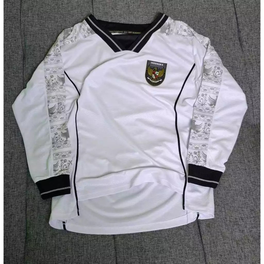 (PLAYER ISSUE) LONGSLEEVE LS JERSEY BOLA TIMNAS INDONESIA AWAY 2025 LENGAN PANJANG NEW JERSEY BOLA /