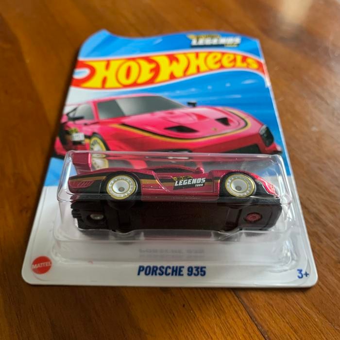 Hot Wheels 2025 Legends Legend Tour - Porsche 935 - Merah Muda