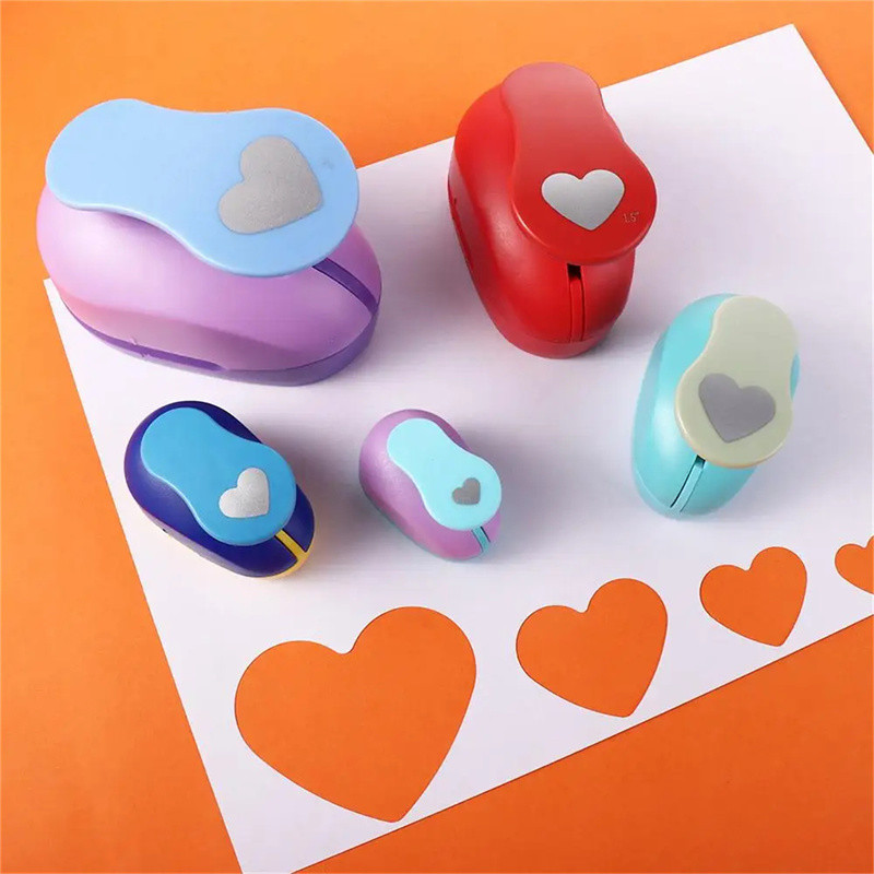 

Random Color Heart Punch DIY Embossing Punches 8/15/25/38/50mm Scrapbooking Paper Cutting Hole Punch Rounder Cutter Machine