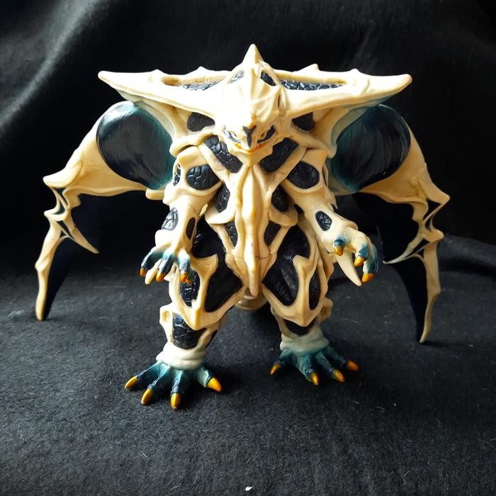 MAINAN... Ultra Monster Series 13 Cm Geranda by Bandai 1998