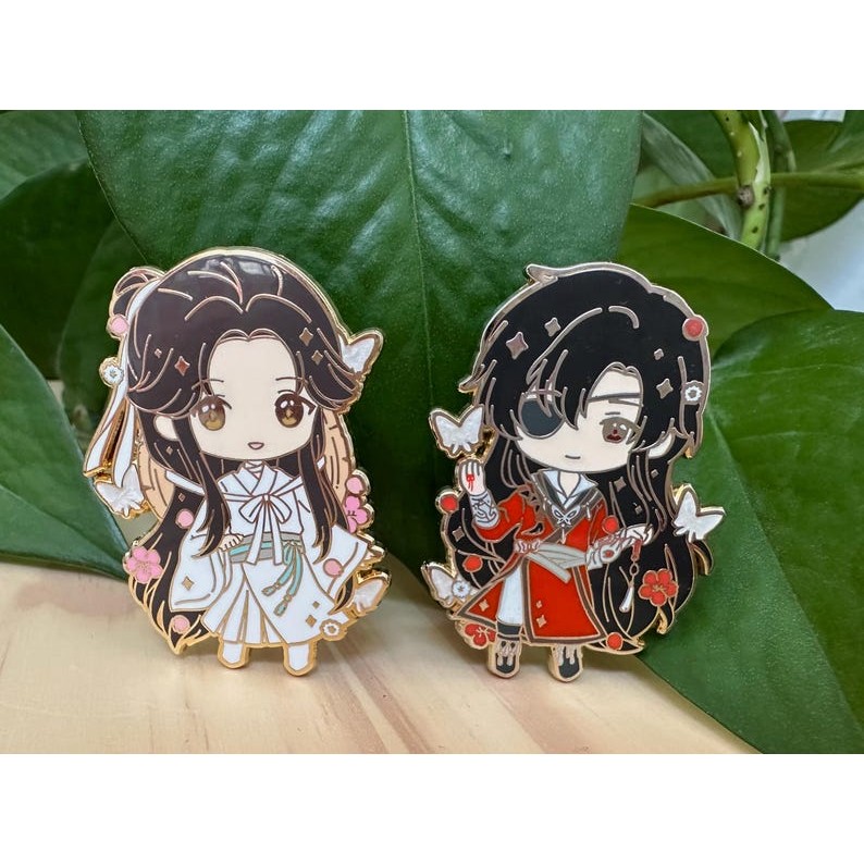 Hua eng and Xie Lian enamel pin