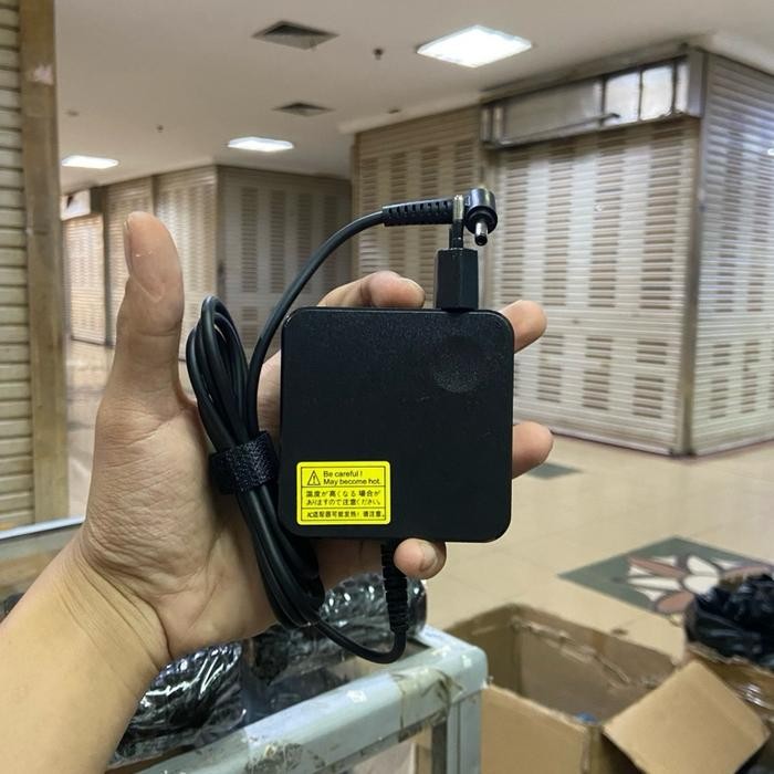 ORIGINAL Adaptor/Charger Lenovo Ideapad 3 14ADA05 20V 3.25A 4MM Laptop