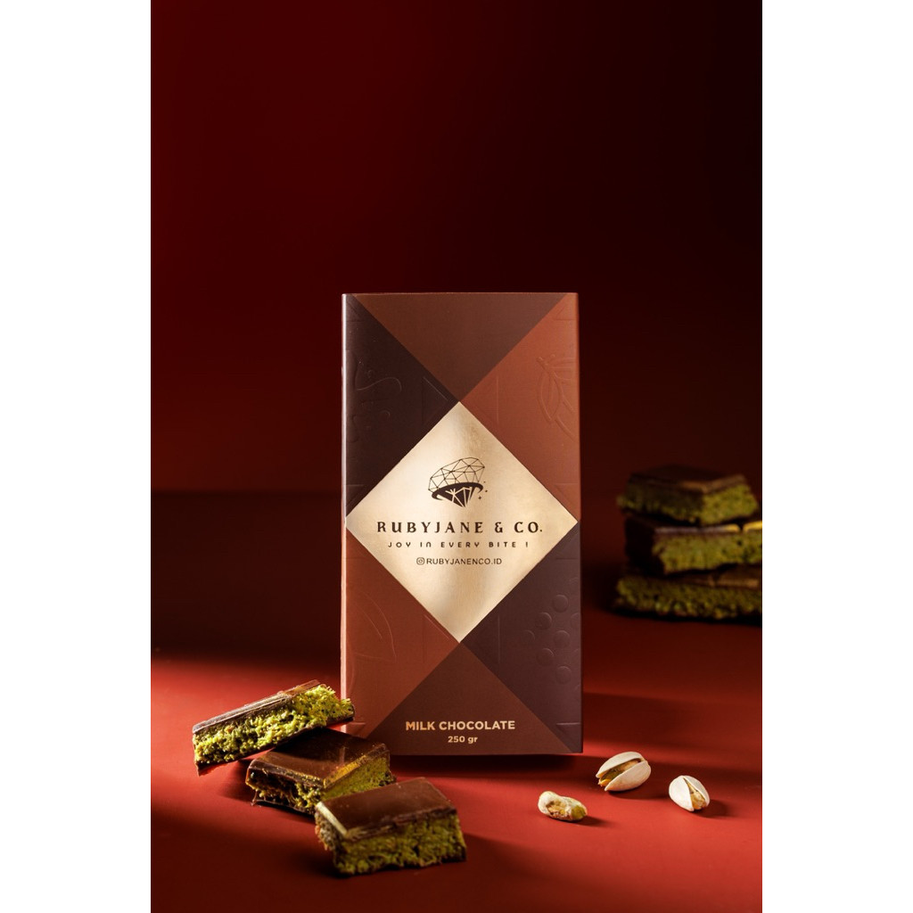 

(Milk Choco) Emerald Pistachio Chocolate Dubai Rubyjanenco