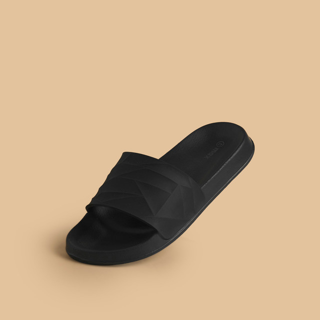 Max Fashions Sandal Pria Textured Slides - Black Dark