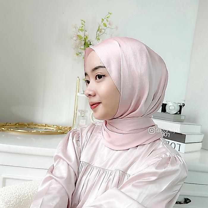 FARIVA - Pashmina Textured Silk Cradenza Premium Mewah - Broken White, Textured Silk