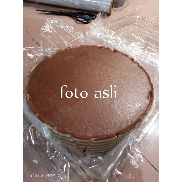 

wadai lapis coklat putih (kue basah) ukuran luas 22cm tinggi 6cm