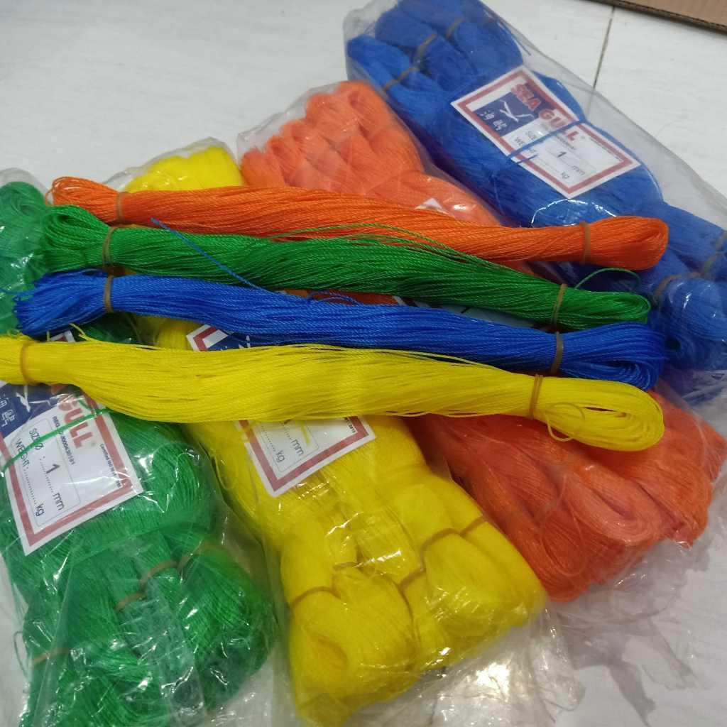 

Tali Tampar Warna warni 1mm SeaGull Panjang 50 mtr Tali Tukang Tali layangan Harga Per Ikat