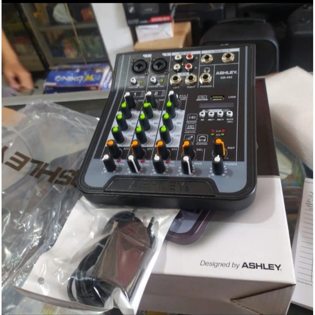 mixer 4 channel Ashley sm 402