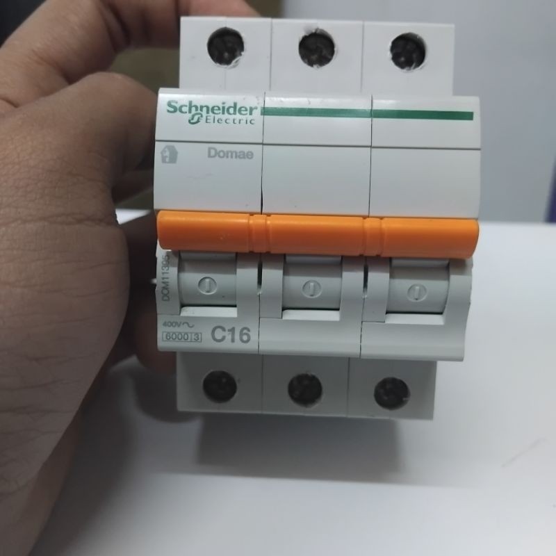 NCB Schneider Electric Domae 400Volt