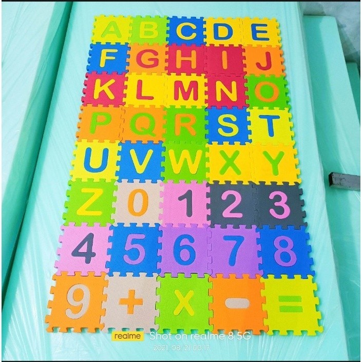 Puzzle lantai  Angka dan huruf ukuran 15x15 isi 40 pcs matras lantai/alas lantai/karpet/palymate/mai