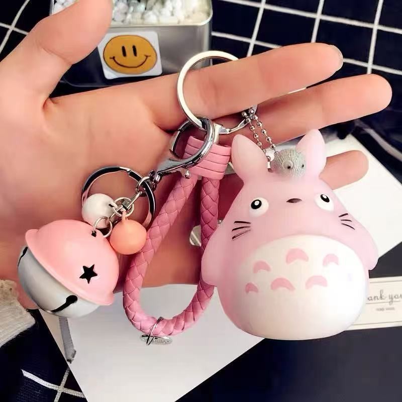 Keychain Totoro My Neighbor Totoro - Aksesoris Lucu & Menawan, Desain Imut, Hadiah Terbaik untuk Tem