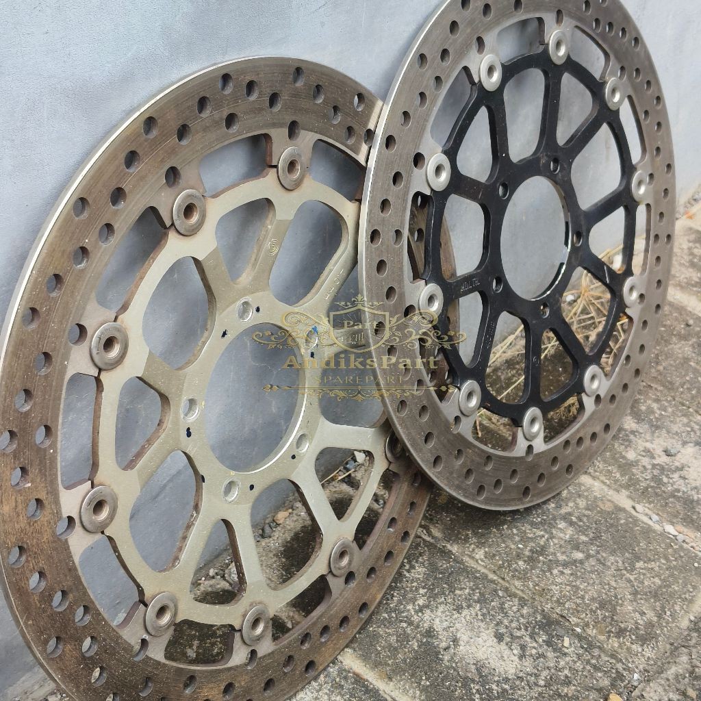 Piringan Ducati evo Disc original copotan moge mulus uk 32 tebal 4mm hitam dan silver