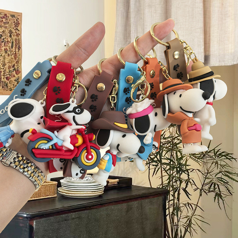 Gantungan Kunci Boneka Kartun Snoopy Keychain Gantungan Kunci Mobil Tas Karakter Snoopy