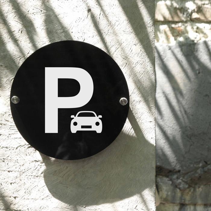 Sign Parkir Mobil Akrilik Stiker + 1 Set Baut Stainless - INPI HOUSE - 20cm