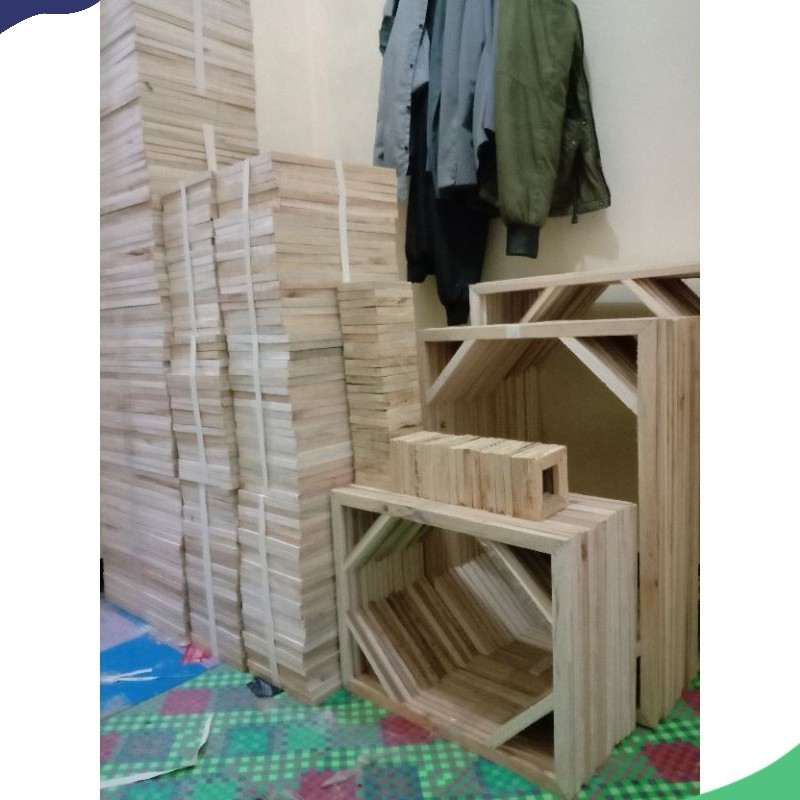 

SPANRAM KANVAS LUKIS BERBAGAI VARIAN UKURAN