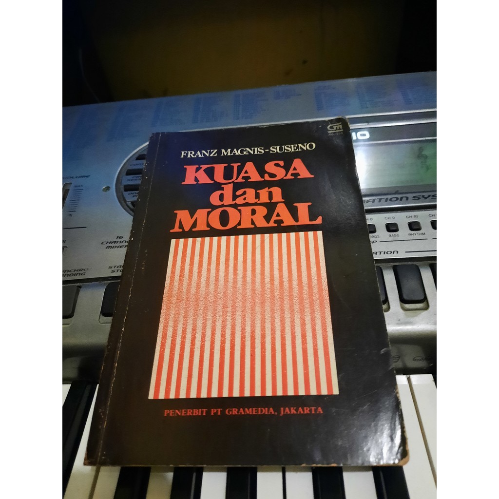 KUASA DAN MORAL FRANZ MAGNIS-SUSENO