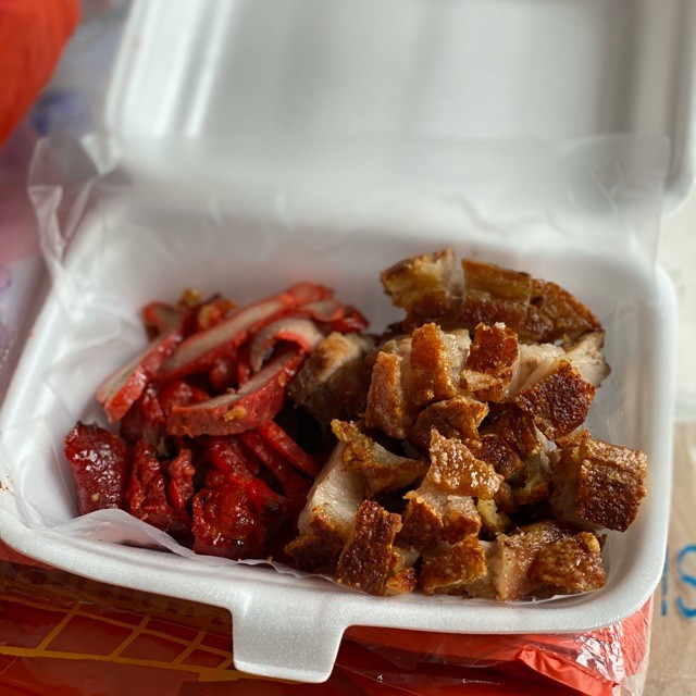 1 Porsi CAMPUR - Babi Panggang dan Babi Merah 200gram + Ayam Panggang 1/4 ekor     Berkualitas