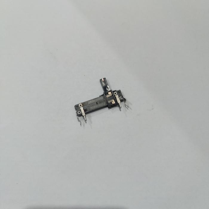 (BACA DESKRIPSI) Potensio geser Stereo100k 4cm kaki 3-3 / potensio equalizer 4cm setreo