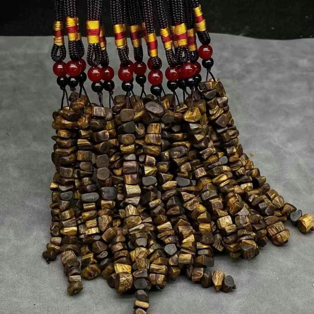 

Pure natural qinan incense raw material car rearview mirror jewelry pendant with type pendant bag pendant full car