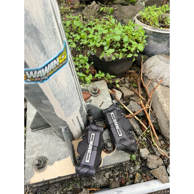 Kaliper copotan Moge BMW kiri dan kanan Original