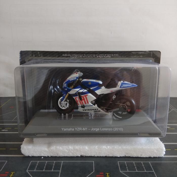 promo DIECAST MOTOGP YAMAHA YZR-M1 JORGE LORENZO (2010) SKALA 18 BY ALTAYA