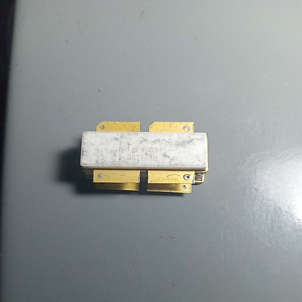 MRF 8P9300HS mosfed buat penguat RF