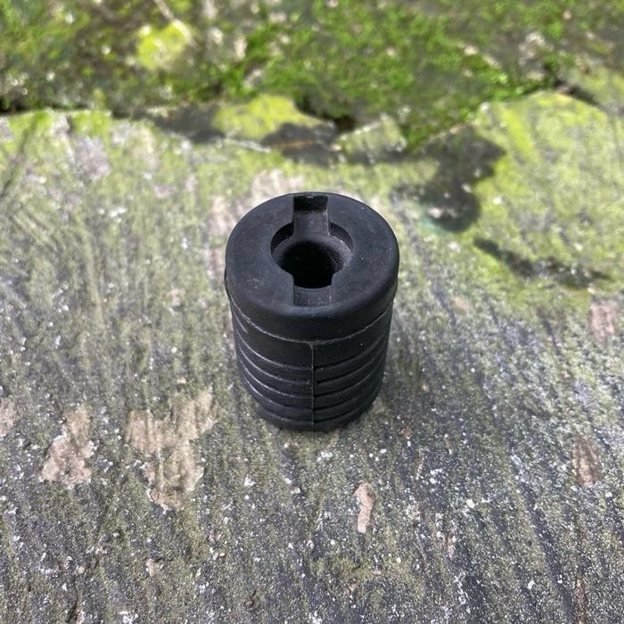 Bantalan Stopper Penahan Karet Kap Mesin Depan  Starlet Kotak Kapsul GT Turbo Alphard Vellfire Crown