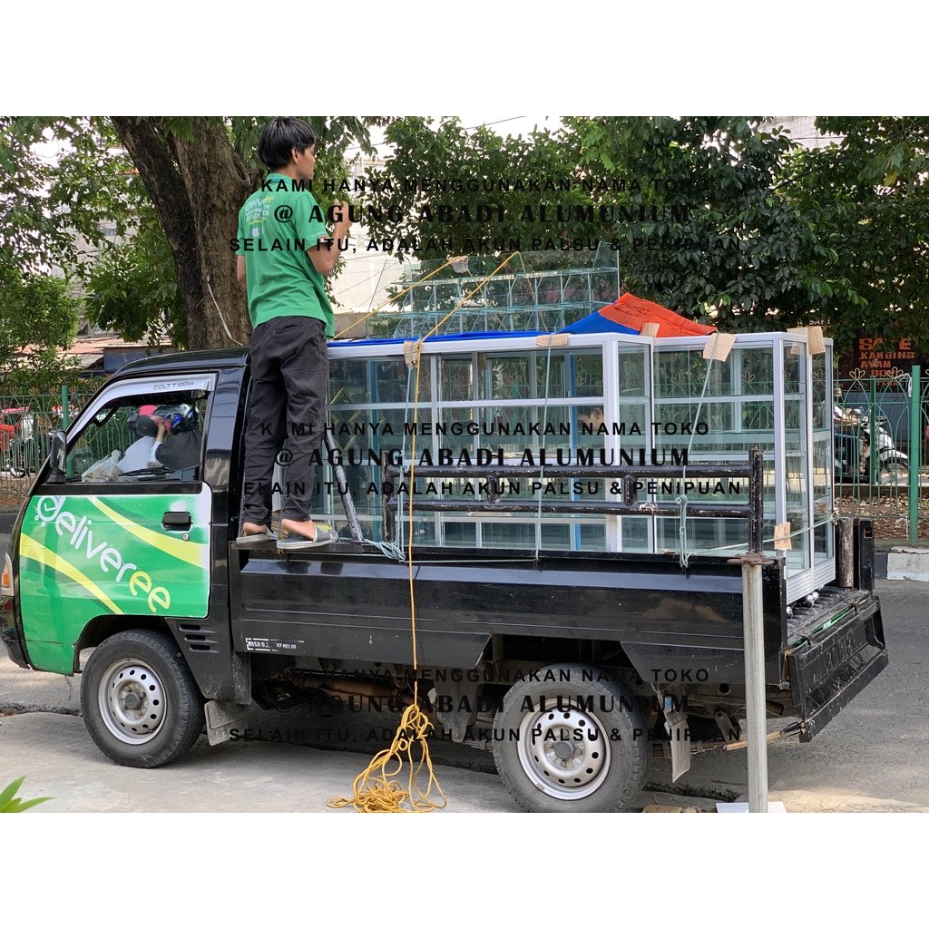 Etalase Rak Warung Jajanan Permen Cokelat Biskuit