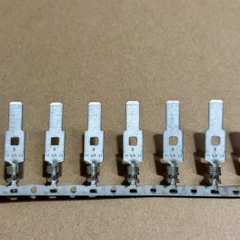 Suitable For VW Audi BMW Car Insurance Male Pin Fuse Box Holder