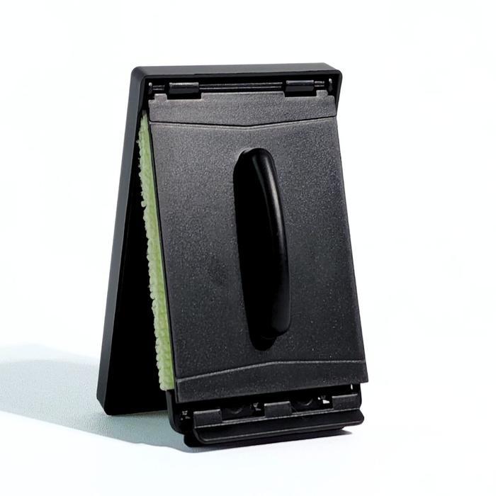 Pembersih Senar Gitar Elektrik Akustik Bass String Scrubber Guitar Fingerboard Cleaner - Black
