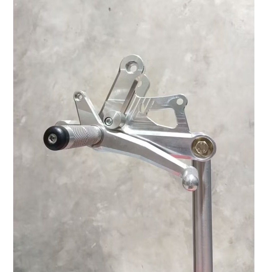 Footstep UNDERBONE motor yamaha FIZR kuat dural CNC Alloy