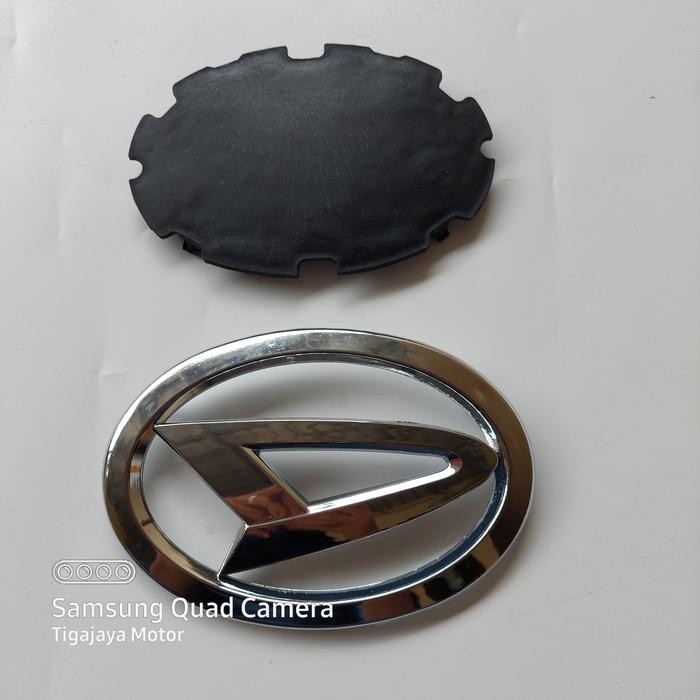 logo depan mobil xenia grand new/logo grill sigra set breket tiga jaya BEST