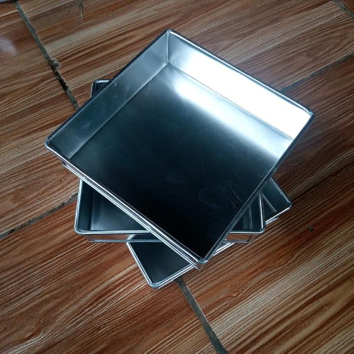 loyang kotak ukuran 22x22x4 ketebalan 0.4 bhn alumunium - allumunium 0, 4, 26x26x4