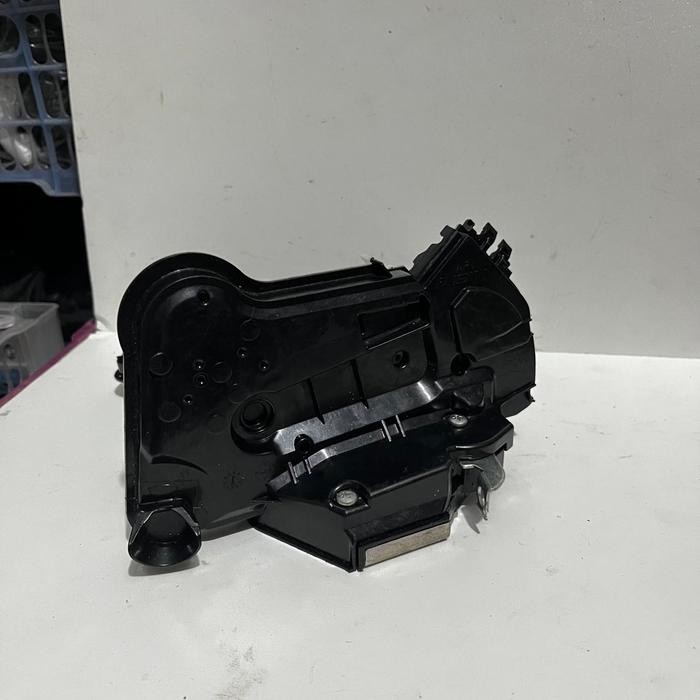DOORLOCK DEPAN KIRI TOYOTA HILUX REVO ORIGINAL 4 PIN BEST