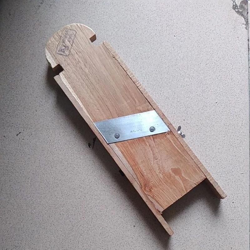 Parutan Singkong Kayu Jati Pisau Supertajam Bisa Di Asah Alat Keripik Kitchenware Pisang