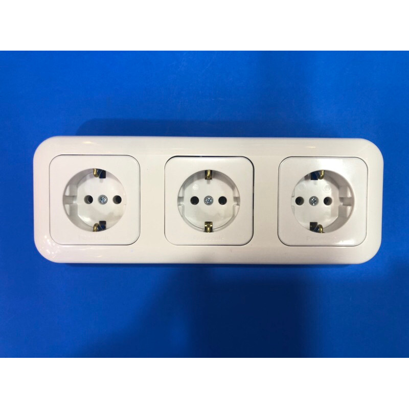 Stop Kontak 3 Lubang Panasonic