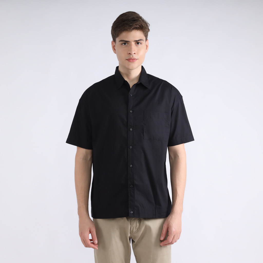 LARUSSO - Kemeja Pria Basic Poplin Oversize Lengan Pendek - Black