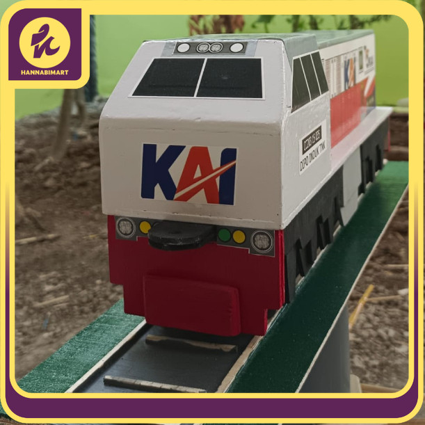SALE Lokomotif Kereta Api CC203 Livery 2014 - MINIATUR KERETA API KAYU SURABAYA