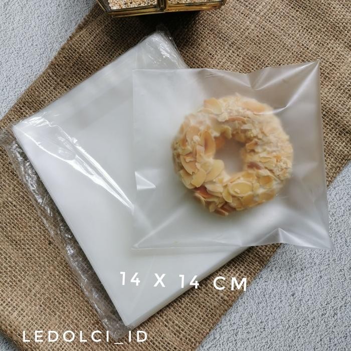 

PROMO! PLASTIK DONAT ROTI KUE COOKIES POLOS POLKADOT MATTE DOFF TEBAL 14X14CM - TEBALPolos14x14