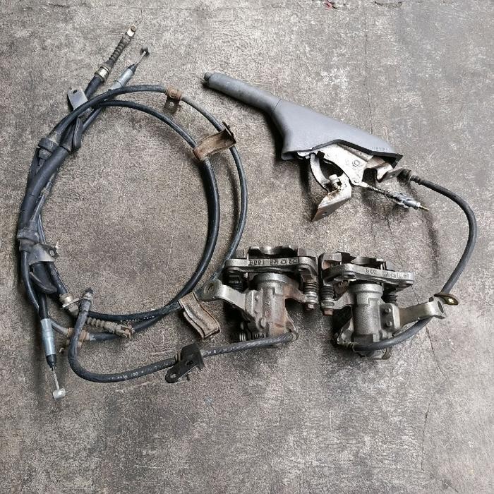 Caliper kaliper set kabel seling tuas handrem handbreak cakram roda belakang kanan kiri bekas mobil 